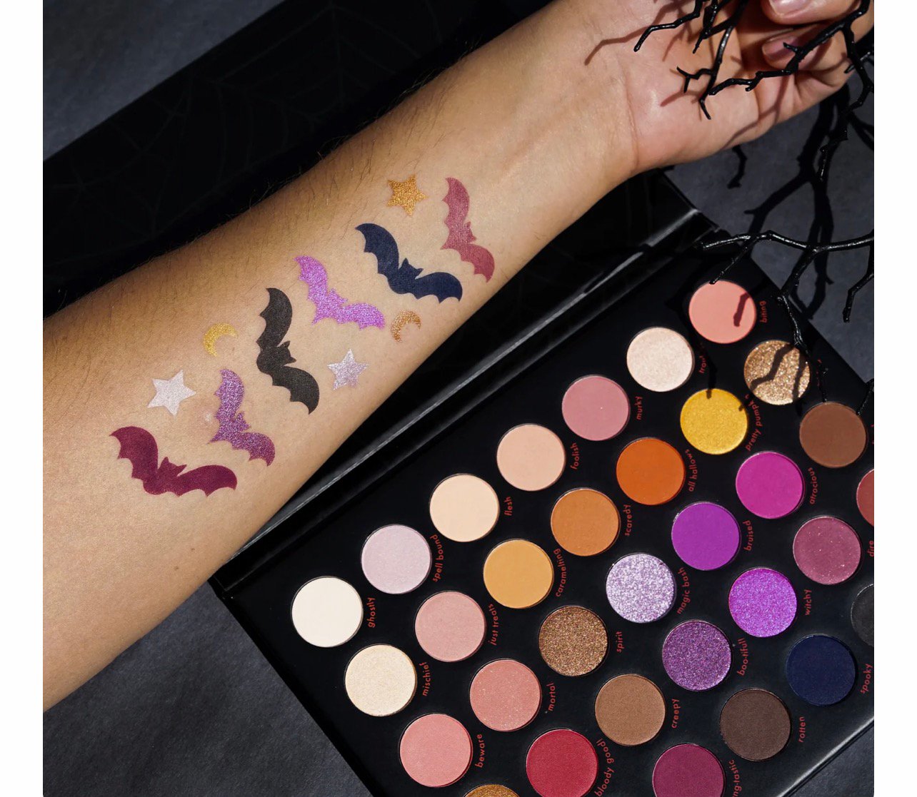 Kara Beauty On the Haunt' Creative Eye Palette
