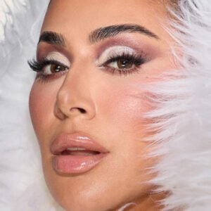 Huda beauty ICY NUDE EYESHADOW PALETTE
