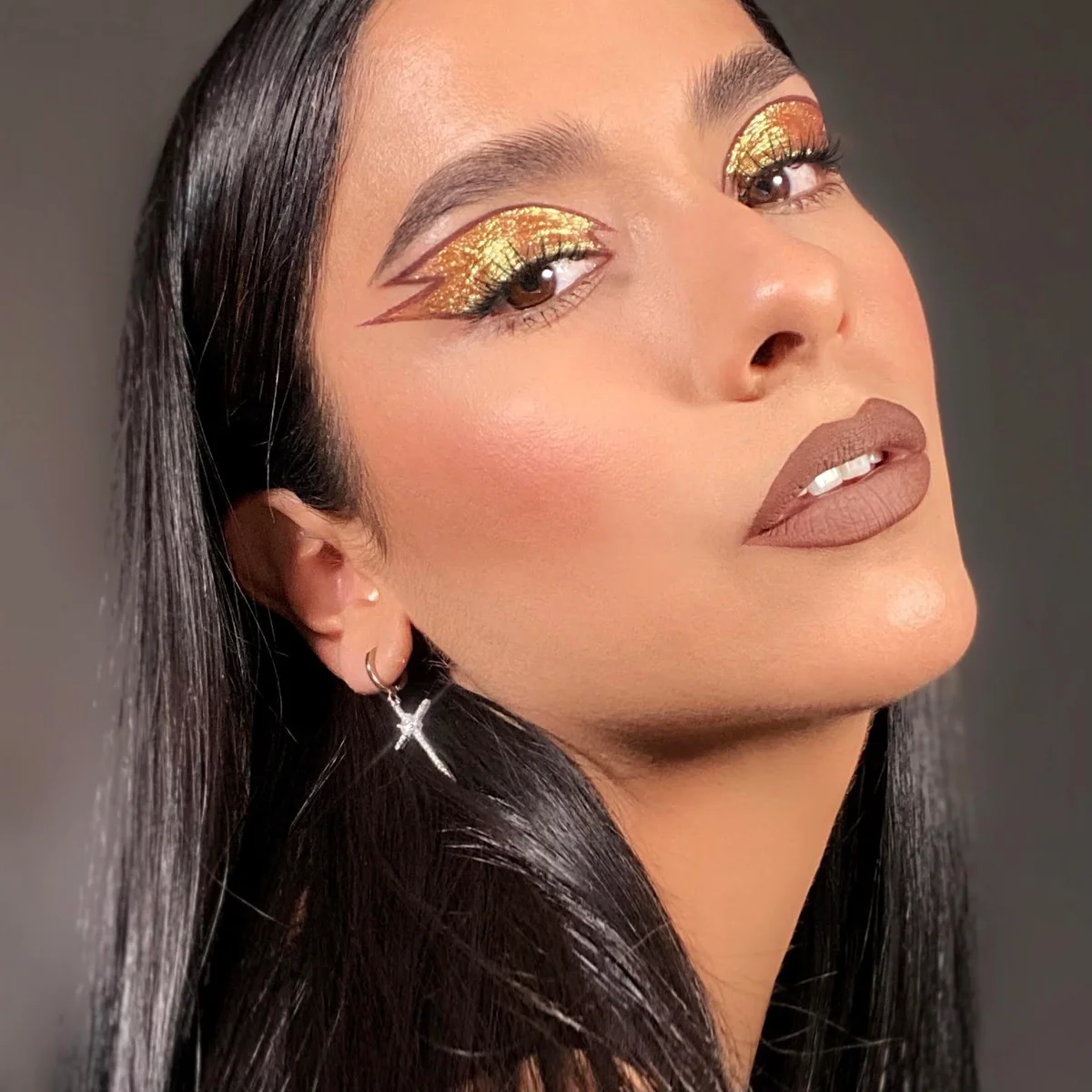 Moira DIAMOND DAZE LIQUID SHADOW (006, GOLDSTAR)