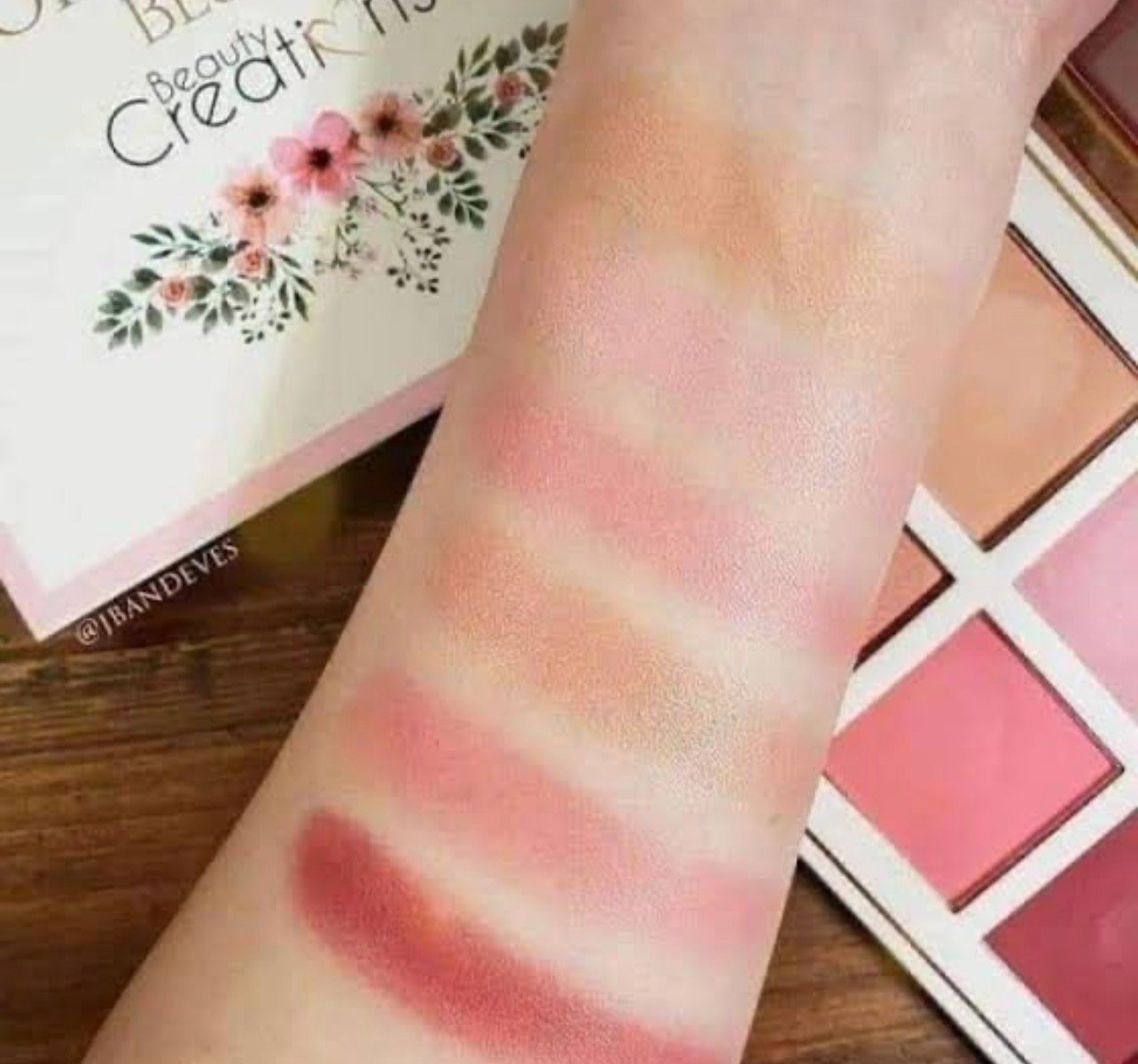 BEAUTY CREATIONS FLORAL BLOOM BLUSH PALETTE - Image 2